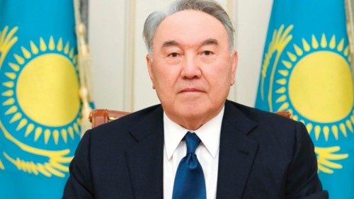 Revocata in Kazakhstan  l’immunità a Nazarbayev  QUO-011