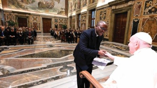  Quel bambino che faceva sette chilometri a piedi per andare a scuola  QUO-021