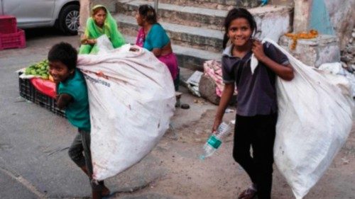 Non si fermano le discriminazioni contro i dalit in India QUO-022 Non si fermano le discriminazioni contro i dalit in India QUO-022