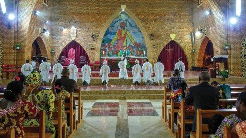 A Mass is celebrated at the Notre Dame du Congo Cathedral in Kinshasa on January 22, 2023. - In DR ... A Mass is celebrated at the Notre Dame du Congo Cathedral in Kinshasa on January 22, 2023. - In DR ...