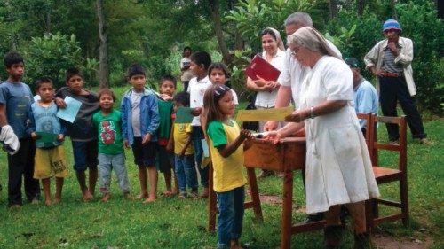  Nient’altro che testimoni  del Vangelo e di umanità  QUO-027