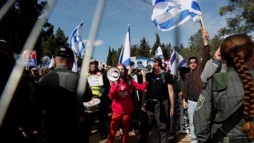 epa10464945 Protesters during an anti-government rally next to the Israeli parliament in Jerusalem, ...