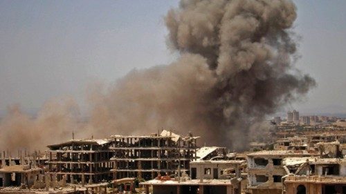  Raid aereo sulla Siria provoca vittime e feriti   QUO-042