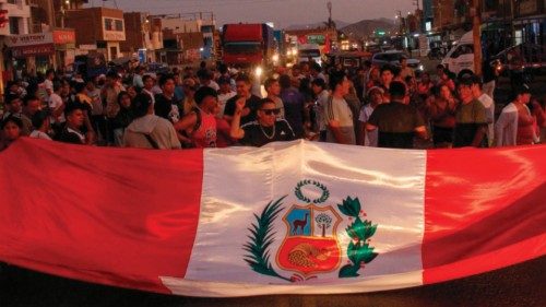 Agro-industrial workers and citizens of Chao, 500 kilometers north of Lima in the province of Virú ...