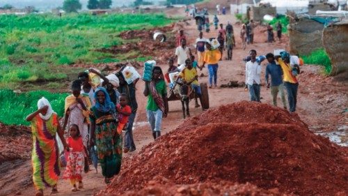  Più di 400.000 sfollati in Sudan  per violenze e inondazioni nel 2022  QUO-045
