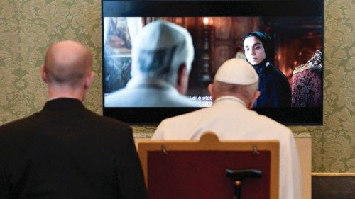  Il Papa incontra la  produzione  del film “Madre Cabrini”  QUO-046