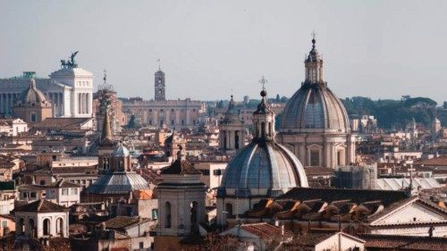 Il peso e la gloria della Chiesa locale e universale QUO-047 Il peso e la gloria della Chiesa locale e universale QUO-047
