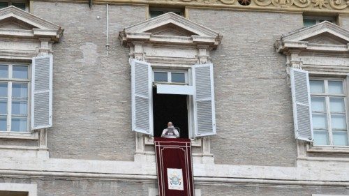 Dolore e preghiera per i migranti naufragati sulle coste calabresi QUO-048 Dolore e preghiera per i migranti naufragati sulle coste calabresi QUO-048