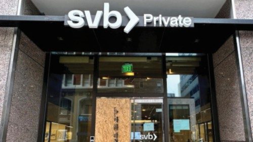 FILE PHOTO: A notice hangs on the door of Silicon Valley Bank (SVB) located in San Francisco, ...