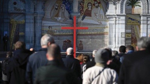  In Francia la Chiesa  in preghiera per le vittime di abusi   QUO-063