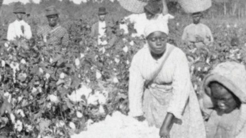 Donne-schiave in un campo di cotone nel Sud degli Stati Uniti.