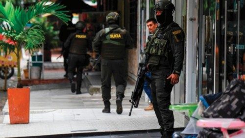  In Colombia sospesi i  mandati di arresto  per  cinque dissidenti delle Farc  QUO-071