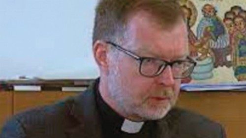  Padre Hans Zollner lascia  la Pontificia Commissione per la Tutela dei Minori  QUO-075