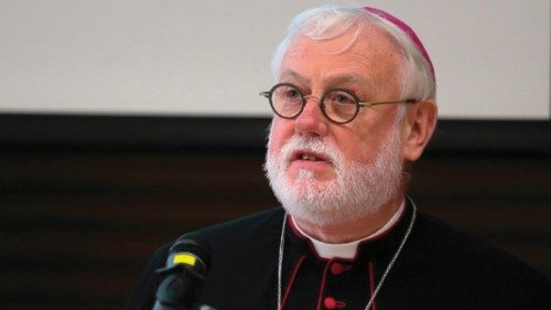   Monsignor Gallagher  a San Marino  QUO-076