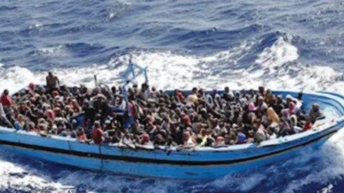  Corsa contro il tempo per salvare 500 migranti  QUO-079