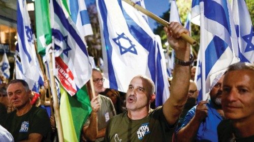 People demonstrate against Israeli Prime Minister Benjamin Netanyahu and his nationalist coalition ...