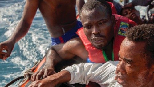  Muore migrante a Lampedusa  nel ribaltamento di una barca  QUO-104