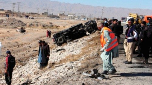  Tredici morti in Pakistan in un attacco terroristico  QUO-112