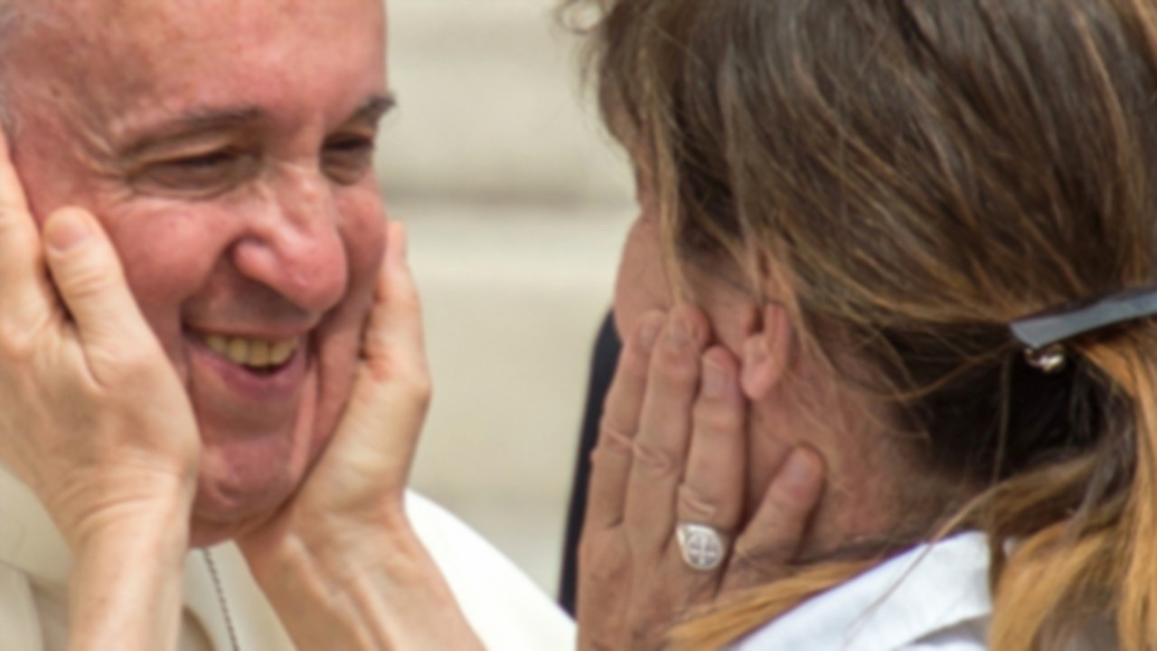  Una rete tessuta  con il cuore  QUO-116