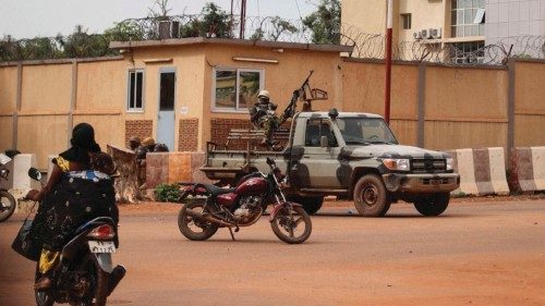 Burkina Faso: almeno 12 civili uccisi in un attacco jihadista  QUO-117