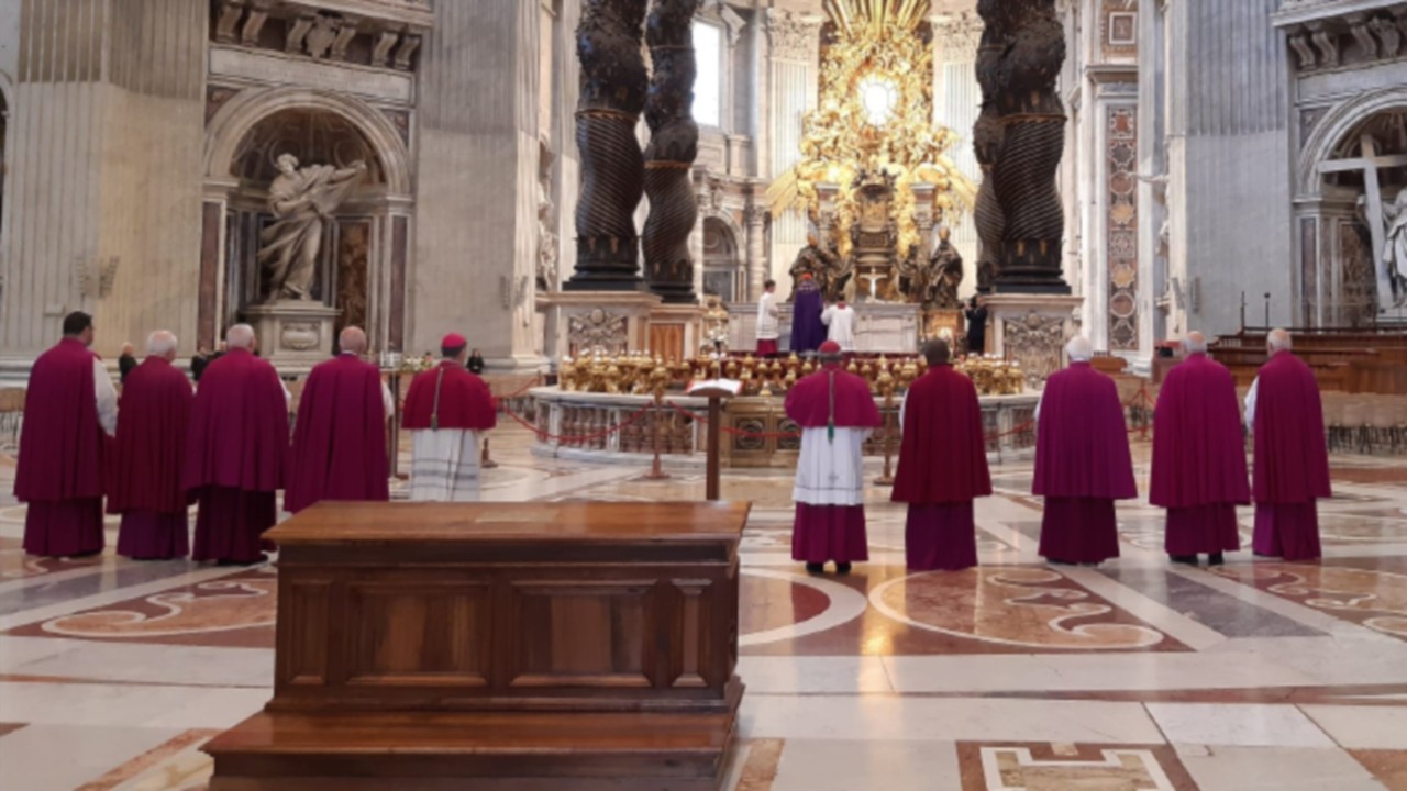  Celebrazione penitenziale nella basilica di San Pietro  QUO-128
