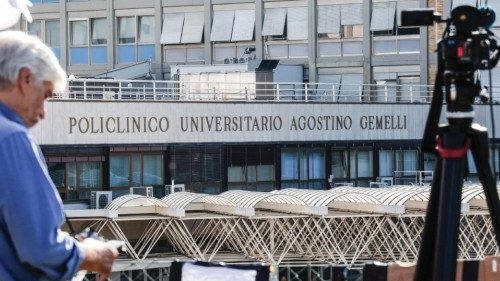 Veduta del Policlinico Universitario Agostino Gemelli dove Papa Francesco e' stato ricoverato per un ...