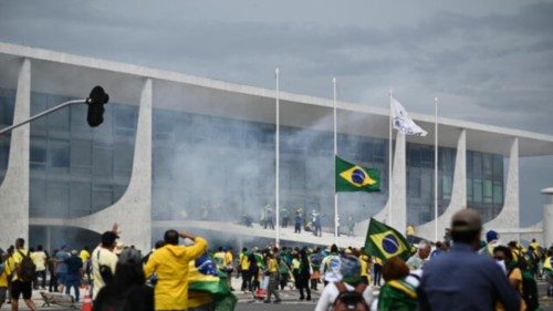  Altri 70 incriminati in Brasile per l’assalto alle sedi istituzionali  QUO-133