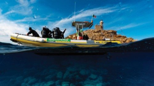 Greenpeace Italy underwater  monitoring station at Elba Island to study the impact of climate change ...