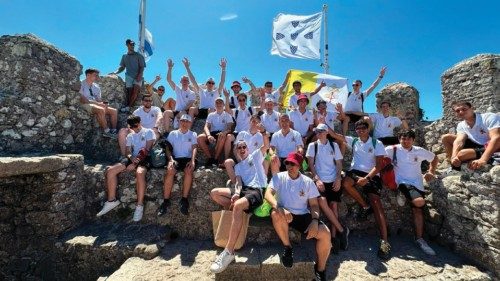  Nella capitale portoghese 25 giovani del gruppo allievi  dell’Associazione santi Pietro e Paolo  ...