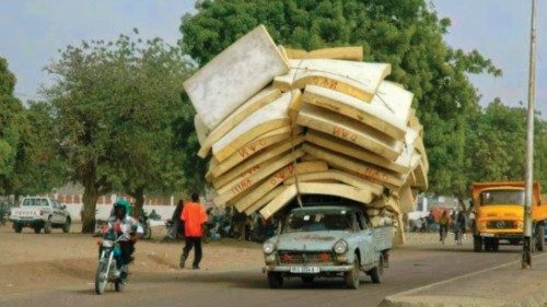 La sfida della sicurezza stradale in Africa   QUO-185