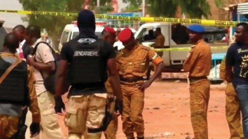  Almeno 45 morti per gli scontri  tra esercito e jihadisti in Burkina Faso  QUO-190