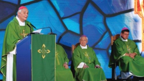 Il cardinale di Bologna e presidente della Cei Matteo Maria Zuppi durante la messa celebrata in ...
