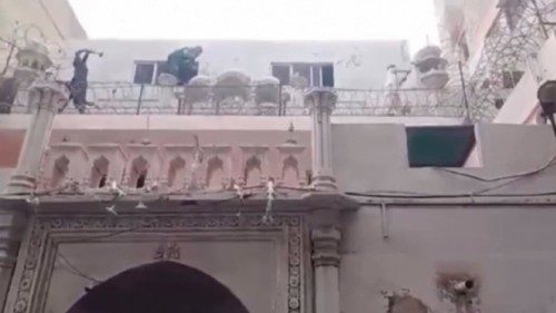  In Pakistan assaltato  un tempio  della minoranza Ahmadiyya  QUO-203