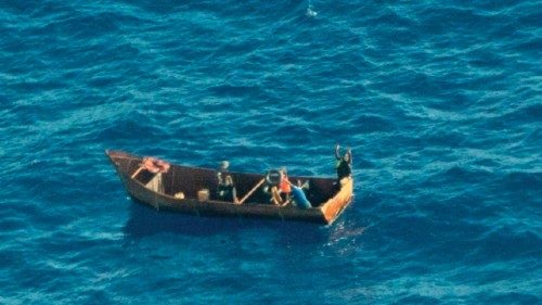 Naufragio al largo di Sfax Morti una donna e tre bambini QUO-211 Naufragio al largo di Sfax Morti una donna e tre bambini QUO-211
