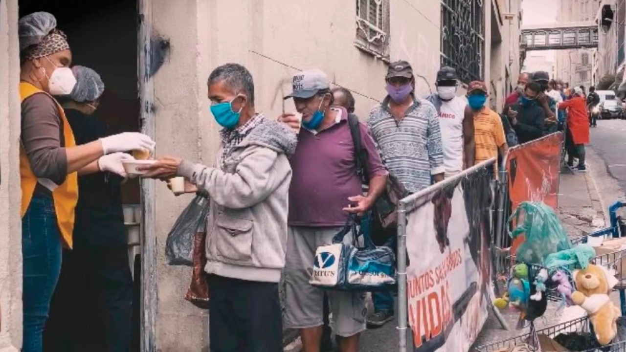  Aumenta il rischio della povertà alimentare  QUO-213