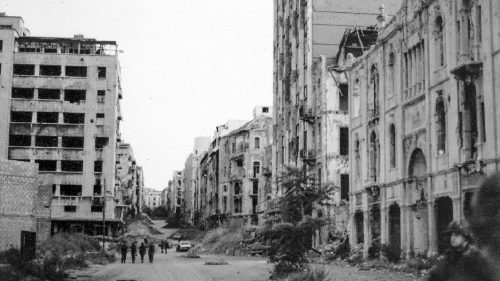 Abir, crescere a Beirut DCM-011 Abir, crescere a Beirut DCM-011