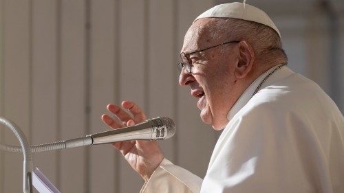  Il Papa risponde ai “Dubia” di cinque cardinali  QUO-227