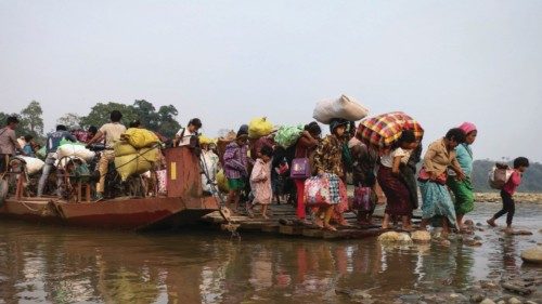 Attacco in un campo per sfollati nel nord del Myanmar QUO-233 Attacco in un campo per sfollati nel nord del Myanmar QUO-233