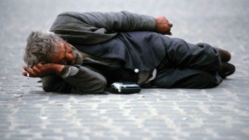 Rome - Tramp lying on the street Roma - Barbone sdraiato per terra
