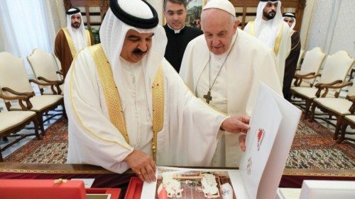  Udienza del Papa al re del Bahrein  QUO-239
