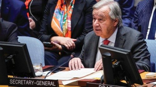 epaselect epa10936207 UN Secretary-General Antonio Guterres speaks to delegates during a United ...