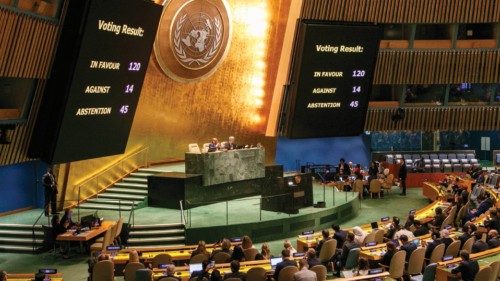epa10943591 The United Nations General Assembly views the final results of a vote during an ... epa10943591 The United Nations General Assembly views the final results of a vote during an ...