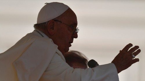  La preghiera per il Papa  QUO-257