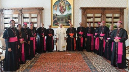  La visita «ad limina» dei vescovi dello Sri Lanka  QUO-258