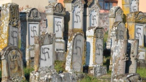  Danneggiate 85 tombe ebraiche nel cimitero di Charleroi  QUO-270