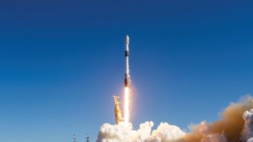 epa11006536 A handout photo made available by the SpaceX via South Korea Defense Ministry shows a ... epa11006536 A handout photo made available by the SpaceX via South Korea Defense Ministry shows a ...