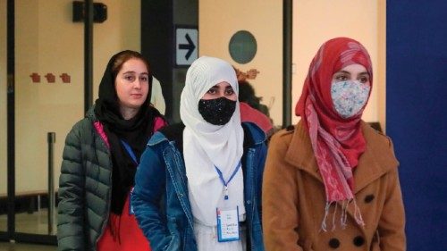  Nuovi arrivi di profughi afghani  con i corridoi umanitari verso l’Italia  QUO-280