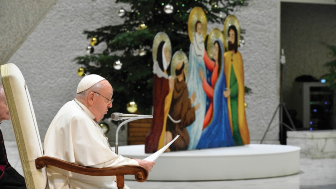   Con il presepe a piazza San Pietro  vicini ai bambini  in Terra Santa  QUO-282