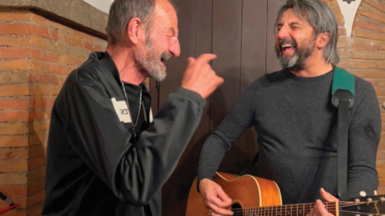  Quell’Ave Maria cantata da poveri, sportivi e un rocker  QUO-282