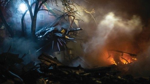 epa11029965 Firefighters work at the destroyed houses following recent shelling in the course of the ... epa11029965 Firefighters work at the destroyed houses following recent shelling in the course of the ...